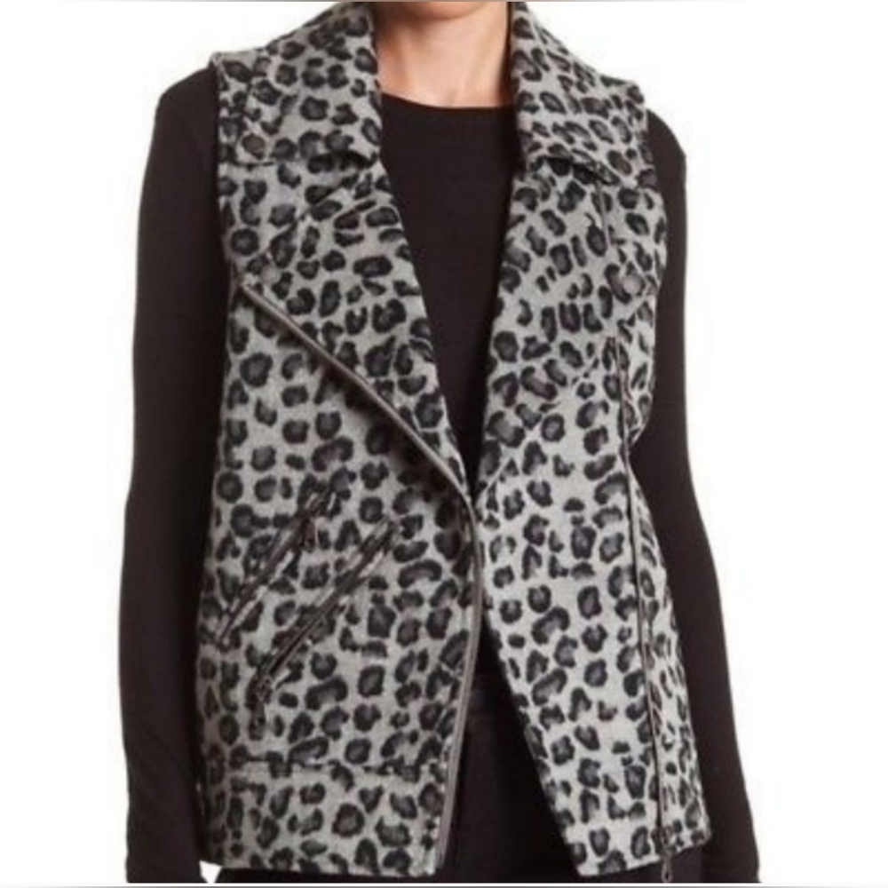 Jolt Gray Animal Print Zip Up Vest